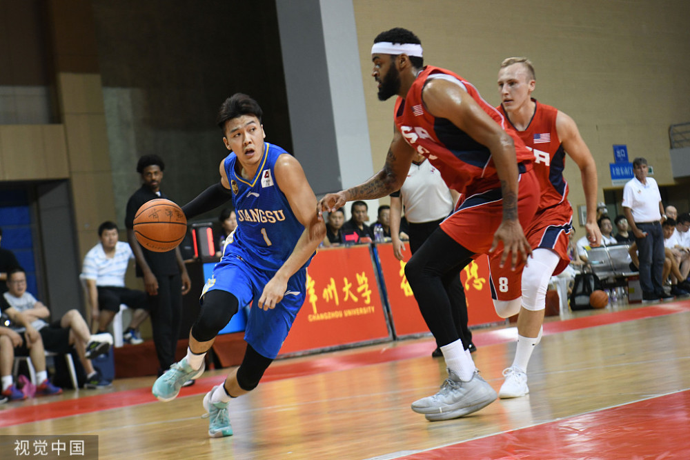 公牛队后场大放异彩,球队斗志昂扬备战的简单介绍 公牛队后场大放异彩,球队斗志昂扬备战的简单介绍