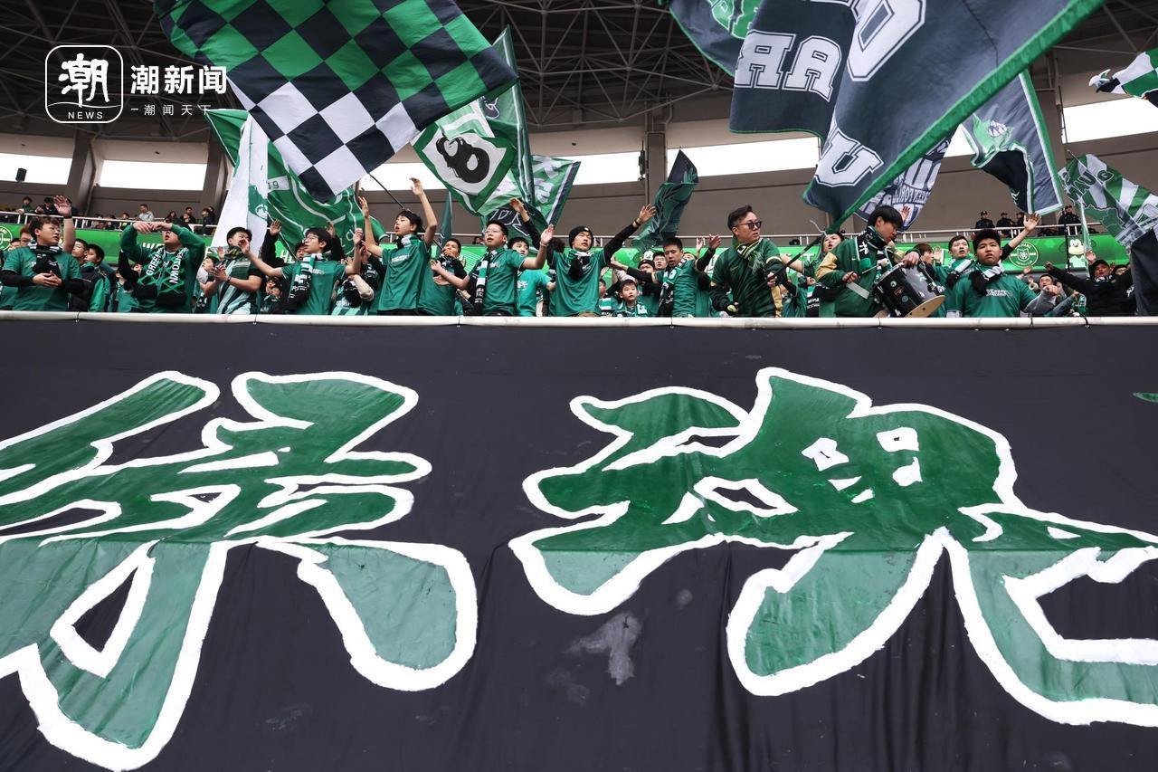 关于新赛季开幕战精彩刺激,球迷狂热欢呼的信息 关于新赛季开幕战精彩刺激,球迷狂热欢呼的信息