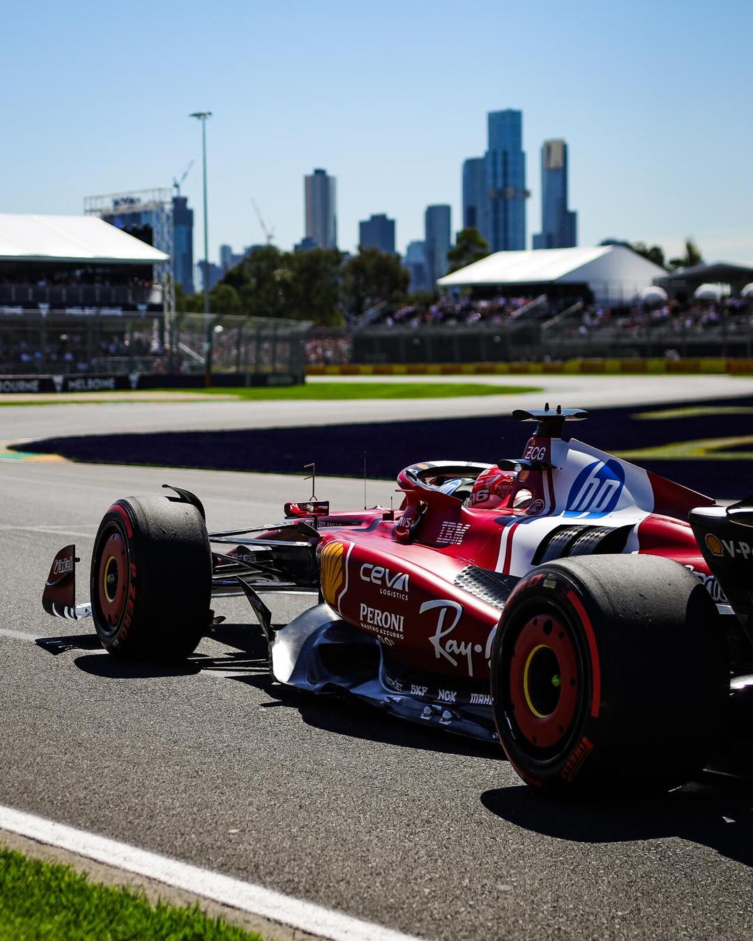 包含索伯车队翻盘红牛二队，拉塞尔点燃赛场的词条