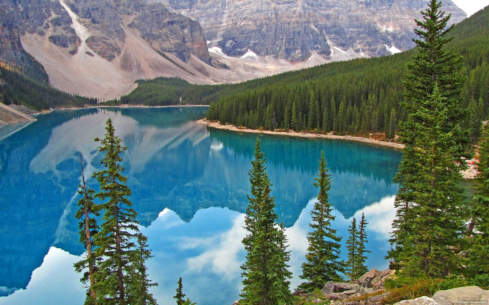 赛道与球场，当三笘薰化身赛车，马赛队碾过国米