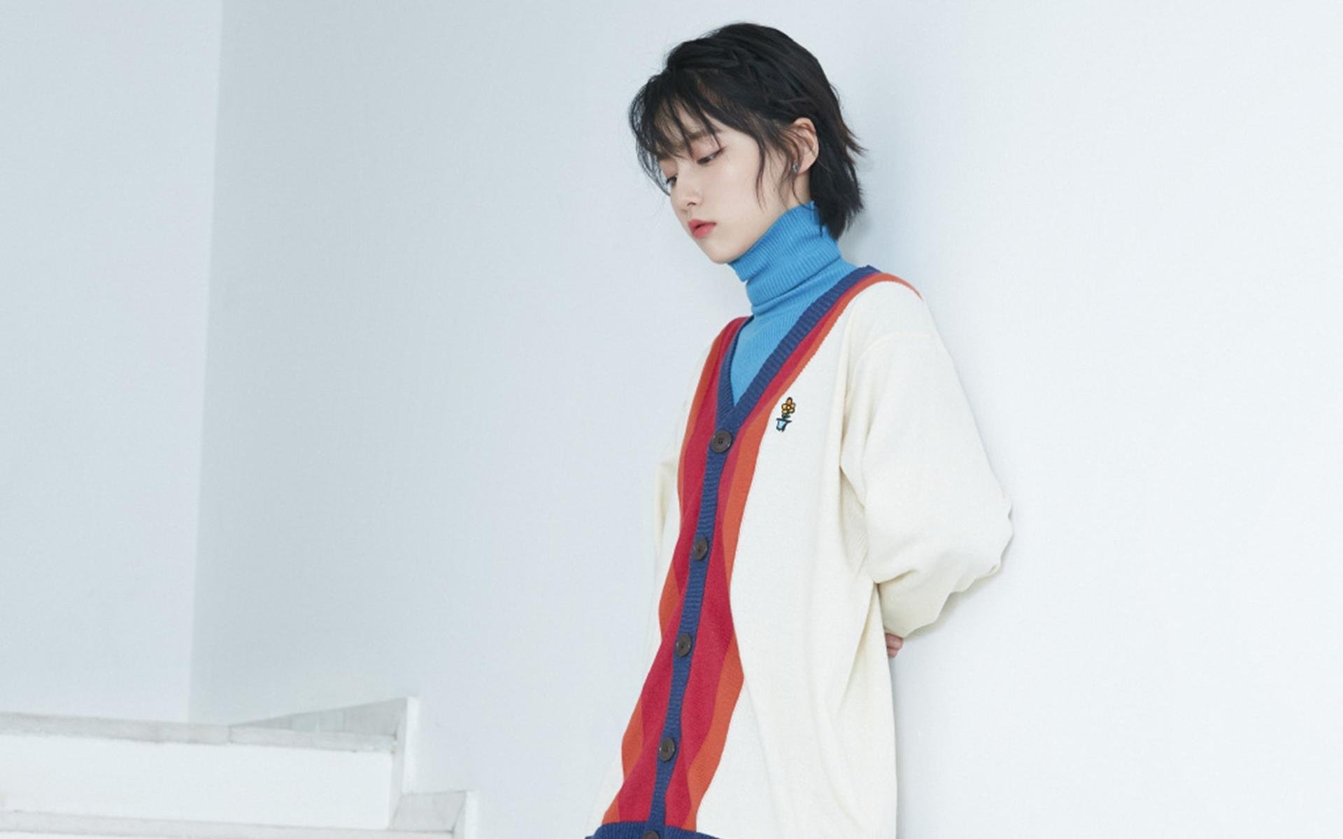 一瞬间让我想到的不是一场普通的常规赛，而是一场关于天赋、成长与无解的个人秀。以下是我的构思