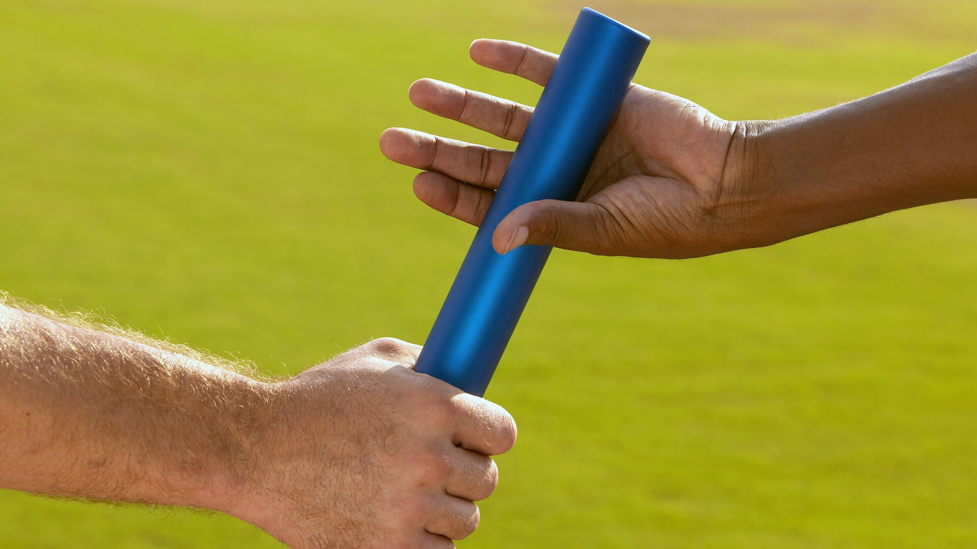 极速赛道与热血球场，速度与激情的双重奏